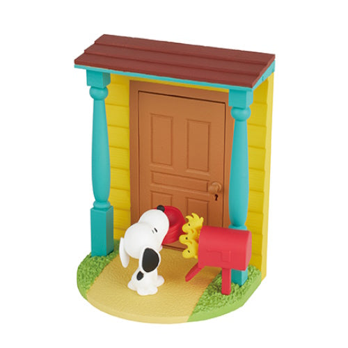 Peanuts Snoopy's Door Story Re-Ment 3-Inch Collectible Toy