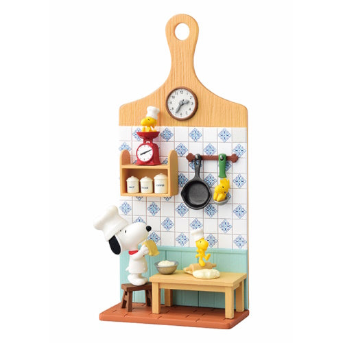 Peanuts Snoopy Miniature Board Series Re-Ment 3-Inch Mini-Figure