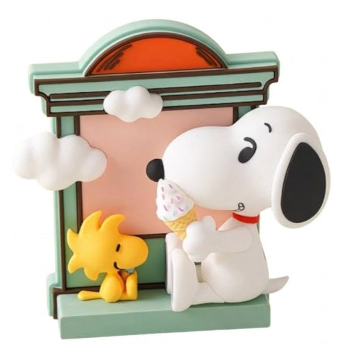 Peanuts Window Story Magnet Series M&G 3.5-Inch Collectible Magnet
