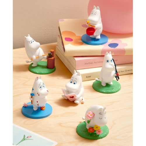 Moomin Doing Things Figure Series Smoko 3-Inch Mini-Figure
