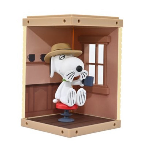 Peanuts Snoopy Home Sweet Home Series Beast Kingdom 3-Inch Mini-Figure
