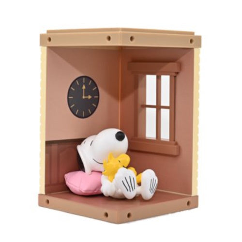 Peanuts Snoopy Home Sweet Home Series Beast Kingdom 3-Inch Mini-Figure