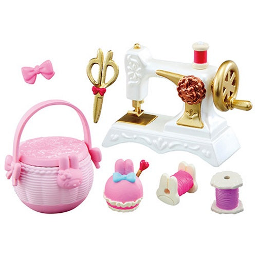 Sanrio My Melody Secret Dress-Up Room Re-ment Miniature Doll Furniture